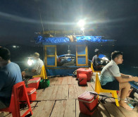 Tour câu mực đêm biển Nhật Lệ cùng ngư dân