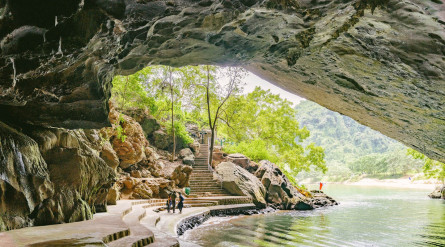 Tour Quảng Bình ghép 3 ngày 2 đêm: Phong Nha – Nhật Lệ – Động Thiên Đường – Thung Lũng Hava – Vũng Chùa – Đá Nhảy
