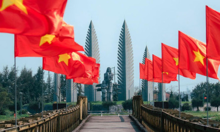 Tour Quảng Bình Quảng Trị 3 ngày 2 đêm: Phong Nha Kẻ Bàng – Sông Chày Hang Tối – Địa Đạo Vịnh Mốc – Nghĩa Trang Trường Sơn