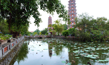 Hành Trình Khám Phá Văn Hóa Tín Ngưỡng Quảng Bình đầy màu sắc